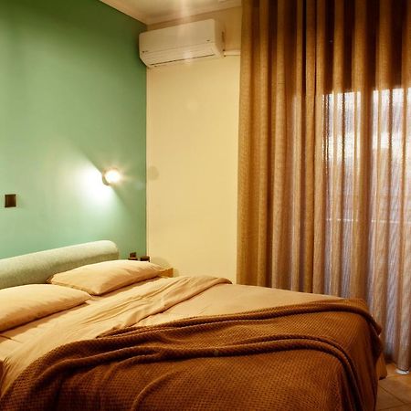 Designer Apartments Close To The Center + Free Parking 塞萨洛尼基 外观 照片