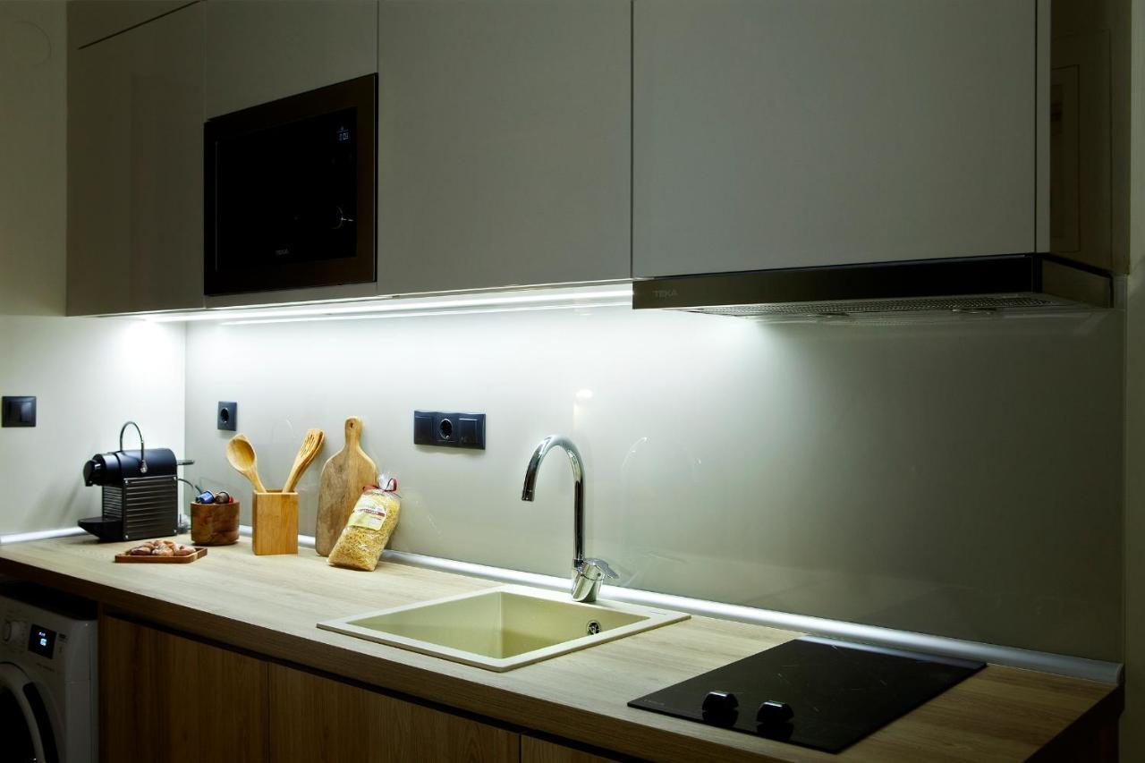 Designer Apartments Close To The Center + Free Parking 塞萨洛尼基 外观 照片