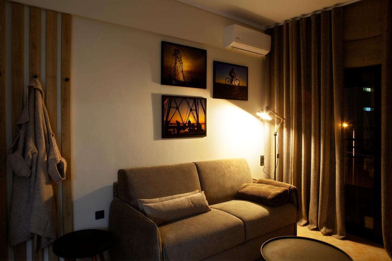 Designer Apartments Close To The Center + Free Parking 塞萨洛尼基 外观 照片