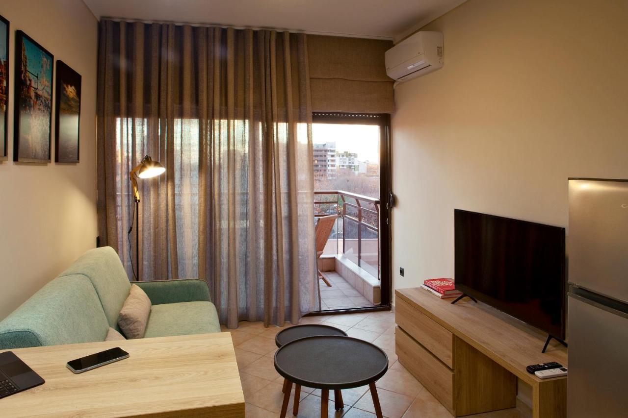 Designer Apartments Close To The Center + Free Parking 塞萨洛尼基 外观 照片